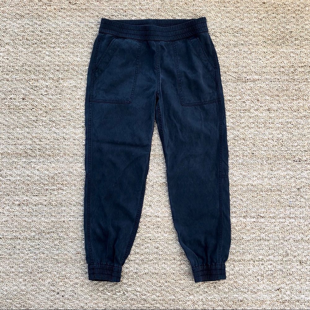 Community Stilo Cropped Joggers